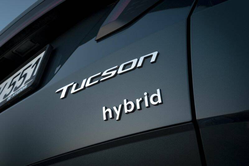 Hyundai Tucson Hybrid coming to battle RAV4 in 2024