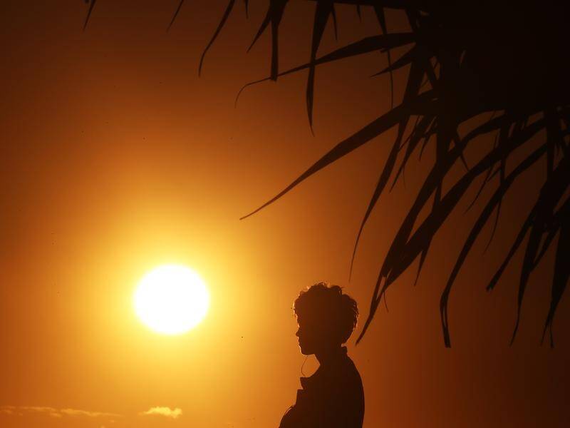 Inland Queensland could face temperatures above 40C as the state endures heatwave conditions. (Jason O'BRIEN/AAP PHOTOS)